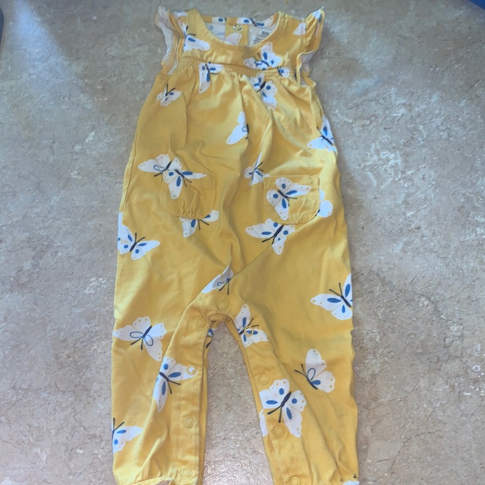Carter’s Romper/ Jumpsuit Size 9 months